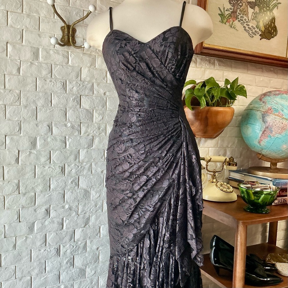Vintage 1980s Black Lace Overlay Boned Bodice Side Ruched Ruffle Hem Midi Dress - Picture 3 of 17